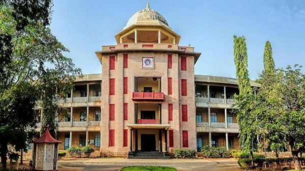  மதுரை தியாகராஜர் கல்லூரியில் வேலை.. அரசு பணியிடம்.. டிகிரி முடிச்சவங்களுக்கு செம சான்ஸ்!