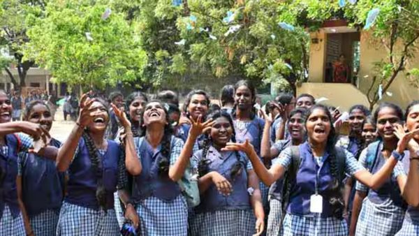 +2 ரிசல்ட்: சைலண்டா நடக்கும் மாற்றத்தை கவனிச்சீங்களா? தொடர்ந்து அதிகரித்து வரும் தேர்ச்சி விகிதம்!