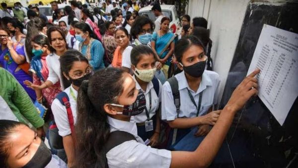 சிபிஎஸ்இ 10ம் வகுப்பு தேர்வு முடிவு வெளியீடு.. மாணவர்களை விட மாணவிகளே அதிகம் தேர்ச்சி