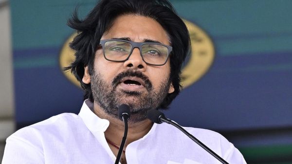 முருகன் மாநாட்டுக்கு வர இருந்த ஆந்திர துணை முதல்வர் பவன் கல்யாண் விமானத்தில் கோளாறு! மதுரை வர தாமதம்