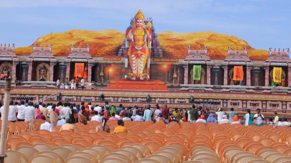 முருகன் மாநாடு.. மதுரையை தேர்வு செய்ததன் பின்னணி என்ன? கணக்கு போட்டு காய் நகர்த்திய பாஜக!