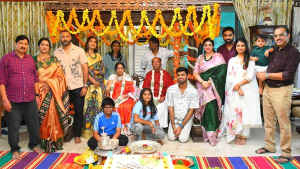 தைலாபுரத்தில் ராமதாஸின் 60வது திருமண விழா.. ஆஜரான மகள்கள், பேரன், பேத்தி! மிஸ்ஸான அன்புமணி, செளமியா!