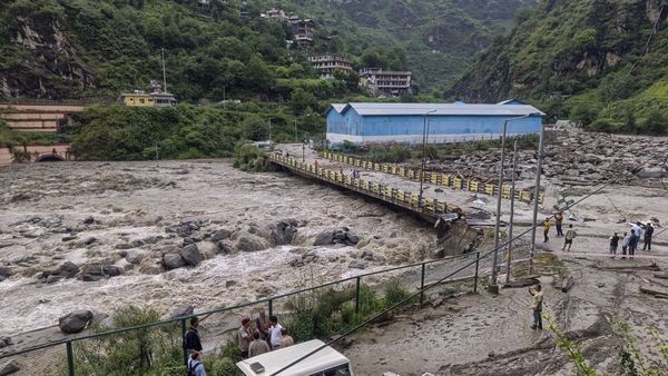 இமாச்சல பிரதேசத்தில் மேகவெடிப்பு.. தர்மசாலாவில் அடித்து செல்லப்பட்ட 20 பேர்.. 2 உடல்கள் மீட்பு