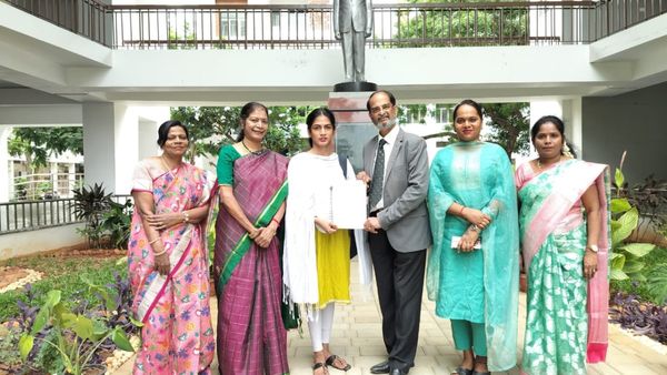 கேடில் விழுச்செல்வம் கல்வி..கையறு நிலையில் தவித்த திருநங்கை மாணவி! இலவசமாக படிக்க வைக்கும் எத்திராஜ்