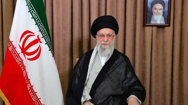 கழுத்துக்கு வந்த கத்தி.. இரக்கமே காட்டாத இஸ்ரேல்! பாதாள அறையில் குடும்பத்தோடு பதுங்கிய அயதுல்லா?