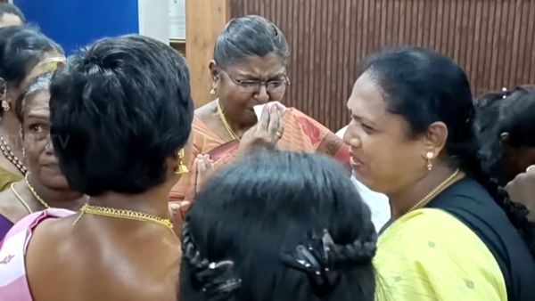 நாமக்கல் கலெக்டர் உமாவுக்காக கண்ணீர் விட்ட திருநங்கைகள்.. கலங்கிய ஆட்சியர்! நெகிழ்ச்சி சம்பவம்!