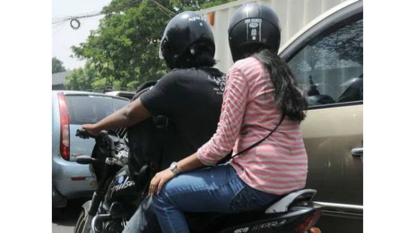 ஹெல்மெட் அணியும் பைக் ஓட்டிகளுக்கு மாறுகிறது ரூல்ஸ்.. ஏபிஎஸ் அவசியம்.. மத்திய அரசு புதிய அறிவிப்பு