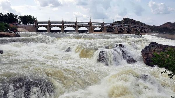 மீண்டும் நிரம்பிய மேட்டூர் அணை.. 35,400 கன அடி நீர் திறப்பு! கரையோர மக்களுக்கு வெள்ள அபாய எச்சரிக்கை