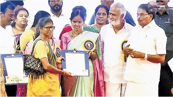 அசந்துபோய் நின்ற அம்பத்தூர்.. அள்ளி கொடுத்த அமைச்சர்கள்! 6,000 பேருக்கு வீட்டுமனைப் பட்டா விநியோகம்