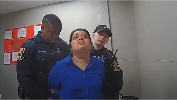 அமெரிக்க இந்தியர்களே உஷார்.. இதை மட்டும் செய்யாதீங்க! விசாவுக்கு காத்திருக்கும் பெரிய ஆபத்து