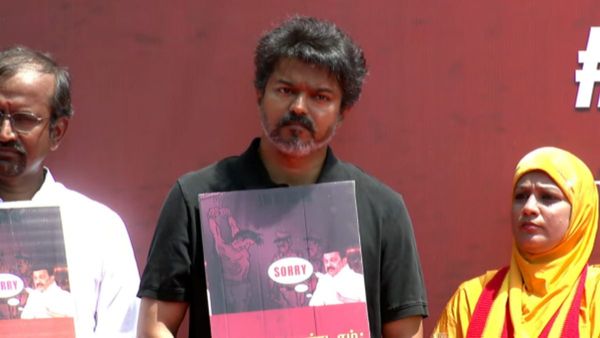 இப்போ மன்னிப்பு கேட்கணுமா? வேண்டாமா? பாவம் அவரே கன்ஃப்யூஸ் ஆயிட்டாரு! விஜயை கலாய்க்கும் நெட்டிசன்ஸ்