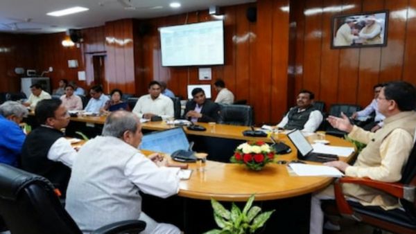 அரசு ஊழியர்கள் ரூ.5000க்கு மேல் பொருள் வாங்க உயரதிகாரியின் அனுமதி கட்டாயம்! உத்தரகாண்ட்டில் உத்தரவு