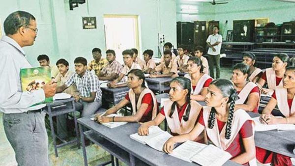 10 ஆண்டுகளில் 89,441 அரசுப் பள்ளிகள் மூடல்.. தமிழ்நாட்டின் நிலை என்ன? அசத்திய தென் மாநிலங்கள்!