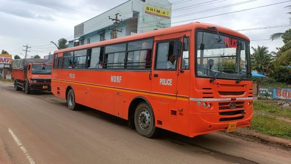 காவிரி கரையோரம் வெள்ள அபாய எச்சரிக்கை.. திருச்சி, ஈரோட்டுக்கு விரைந்தது தேசிய பேரிடர் மீட்புக்குழு!