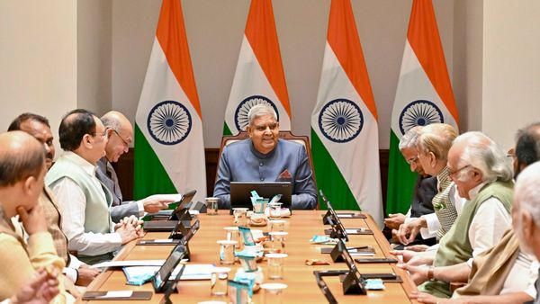 ஜெகதீப் தன்கருக்கு பிறகு துணை ஜனாதிபதி ஆகும் நபர், பாஜகவை சேர்ந்தவர் இல்லையாம்! யார் தெரியுமா?