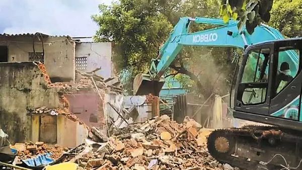 சென்னை ராயபுரத்தில் காலையிலேயே வந்த அதிகாரிகள்.. 40 வீடுகள் அதிரடியாக இடித்து அகற்றம்