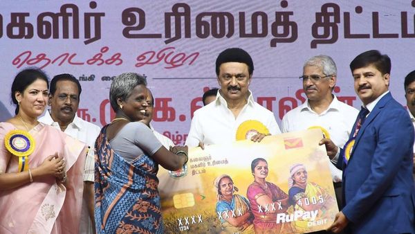 பட்டைய கிளப்பும் ஸ்டாலின் அரசு.. அனைவருக்கும் மகளிர் உரிமைத் தொகை! வெளியான முக்கிய அறிவிப்பு!