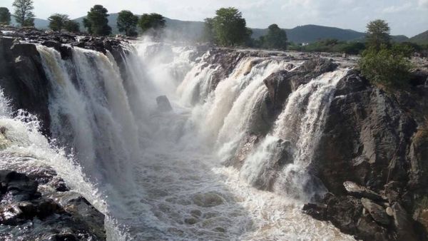 நிரம்பிய கேஆர்எஸ்.. ஒகேனக்கல்லுக்கு நீர்வரத்து 50,000 கனஅடியில் இருந்து 65,000 கனஅடியாக உயர்வு!
