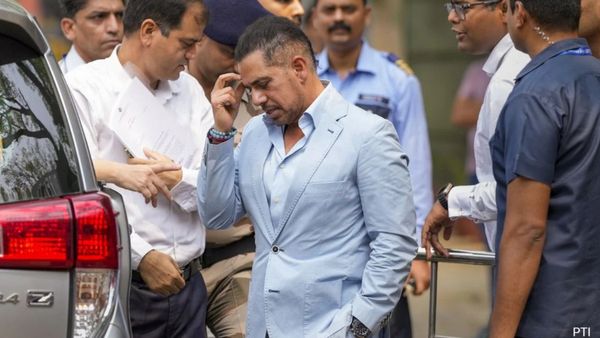 சோனியா மருமகன் வதேராவின் ரூ.37.64 கோடி சொத்துகள் முடக்கம்.. கூடுதல் குற்றப்பத்திரிகை! ED அதிரடி