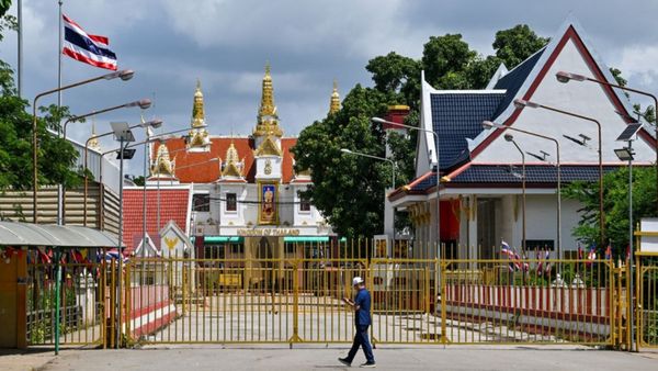 அடுத்த போர்? தாய்லாந்து - கம்போடியா இடையே பீரங்கி சண்டை.. மோதலுக்கு காரணமான கோவில் - பின்னணி