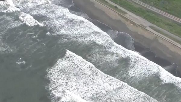 Russia Tsunami: ரஷ்யாவை தாக்கிய சுனாமி! உயிரை கையில் பிடித்துக்கொண்டு ஓடிய மக்கள்!