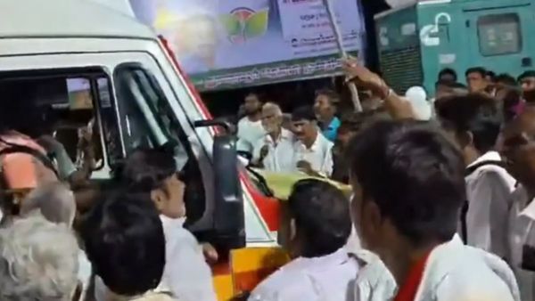 திருச்சியில் விபத்தில் சிக்கியவரை மீட்க வந்த ஆம்புலன்ஸ் விரட்டியடிப்பு! அதிமுக கூட்டத்தில் மீண்டும் பரபரப்பு