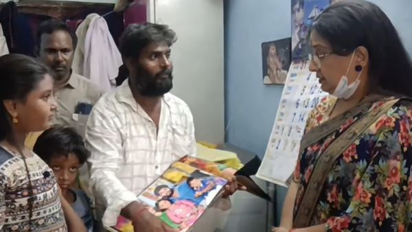 சென்னை கண்ணகி நகரில் நடிகை அம்பிகா.. தூய்மை பணியாளர் வீட்டிற்கே சென்று.. நெகிழ வைத்த பேட்டி