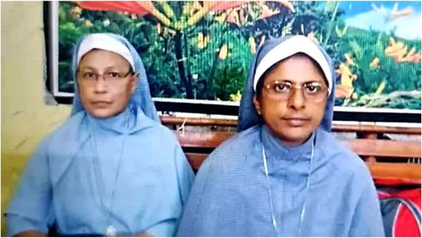 Kerala Nuns: மதமாற்றம் செய்யததாக குற்றச்சாட்டு.. சத்தீஸ்கரில் கைது செய்யப்பட்ட கேரள கன்னியாஸ்திரிகளுக்கு ஜாமீன்!