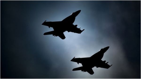 திடீரென பறந்த ஜெட் விமானங்கள்.. இரவை கிழித்த சத்தம்! என்ன நடக்கிறது ஜம்மு காஷ்மீரில்?