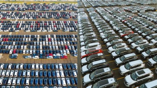 கார் விலை ரூ.1.30 லட்சம் வரை குறைய வாய்ப்பு.. ஜிஎஸ்டியில் வரப்போகும் மாற்றம்.. ஆக., சரிந்த விற்பனை