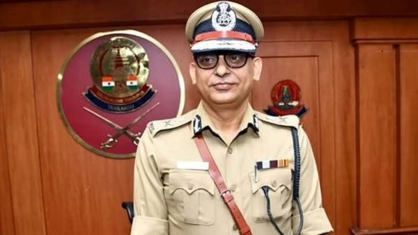 தமிழ்நாட்டின் புதிய டிஜிபி யார்.. சங்கர் ஜிவாலுக்கு பதவி நீட்டிப்பு? ரேஸில் இருக்கும் 2 அதிகாரிகள்!