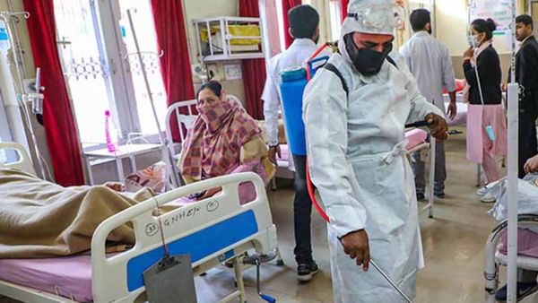 சென்னை மக்களே.. அலர்ட்! காய்ச்சல், சளி வேகமா பரவுது.. மருத்துவர்கள் சொல்லும் அறிவுரை!