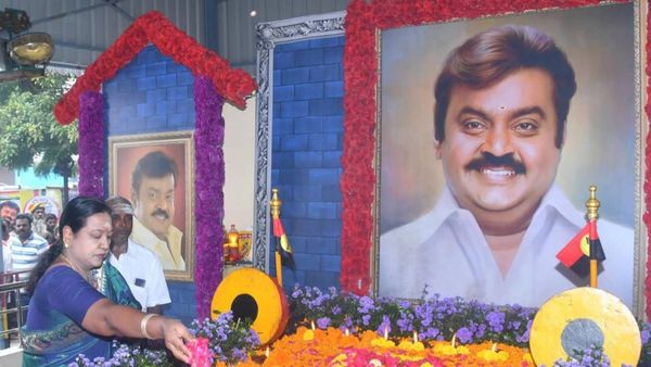 பிரேமலதாவின் நுண்ணறிவு தந்திரம்! ஆலயமாக மாறிய விஜயகாந்த் நினைவிடம்! வியந்து புகழ்ந்த ஜெ.,வின் நிழல்!