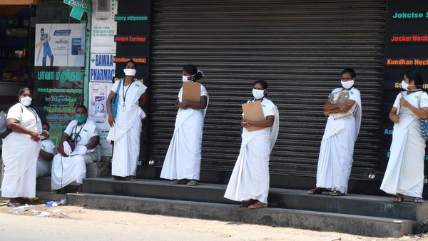 நர்சிங் முடித்தவர்களுக்கு ஹேப்பி நியூஸ்.. விரைவில் நிரப்பப்படும் 2,240 கிராம செவிலியர் பணியிடங்கள்!