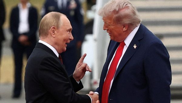 புரோட்டோகாலை மாற்றிய புதின்.. பம்மிய டிரம்ப்! அலாஸ்கா சந்திப்பை தொடர்ந்து நடந்த சம்பவம்!