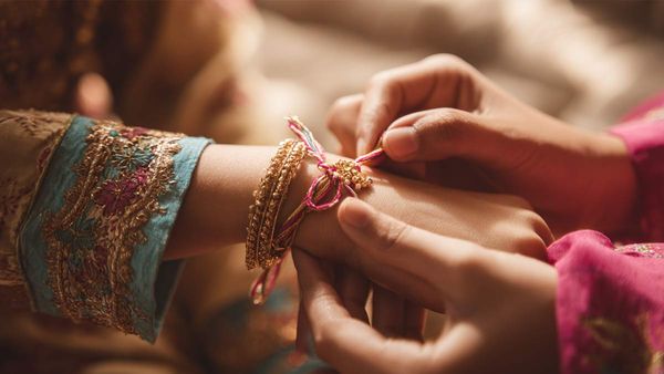 Raksha Bandhan: சகோதரருக்கு ராக்கி கயிறு கட்டப் போறீங்களா? பெண்கள் கவனிக்க வேண்டிய 5 விஷயங்கள்!