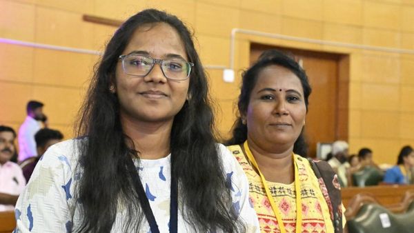 நீட் தேர்வில் சாதித்த தென்காசி தாய், மகள்! சம்யுக்தாவுக்கு கோவை பிஎஸ்ஜி! அமுதவல்லிக்கு எந்த கல்லூரி?