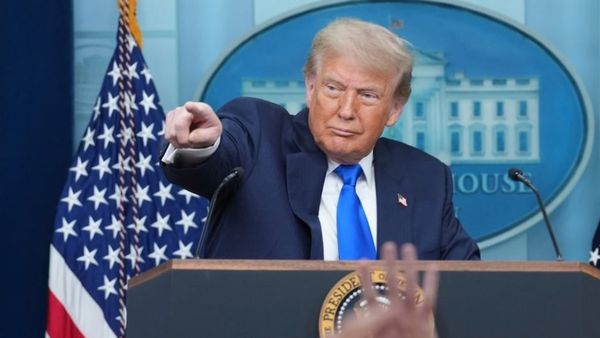 வரியை நீக்கினால் அமெரிக்காவுக்கு பேரழிவு! நீதிமன்றத்தில் குட்டு வாங்கியும் அடங்காத டிரம்ப்