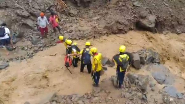 உத்தரகாண்ட் மேகவெடிப்பு.. கனமழை வெள்ளத்தால் 6 பேர் பலி.. நிலச்சரிவில் சிக்கி 11 பேர் மாயம்!