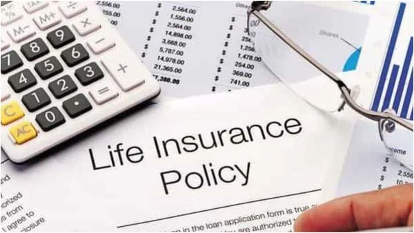 பிரீமியம் தொகையை உயர்த்தும் காப்பீட்டு நிறுவனங்கள்.. சாமானிய மக்கள் இன்சூரன்ஸ் எடுப்பது கஷ்டம்தான்!