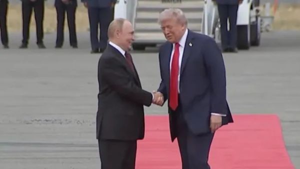 அமெரிக்க அதிபர் டிரம்ப் - புதின் சந்திப்பு.. 2.5 மணி நேரம் நடைபெற்ற மீட்டிங்! இரு தலைவர்களும் பேசியது என்ன?