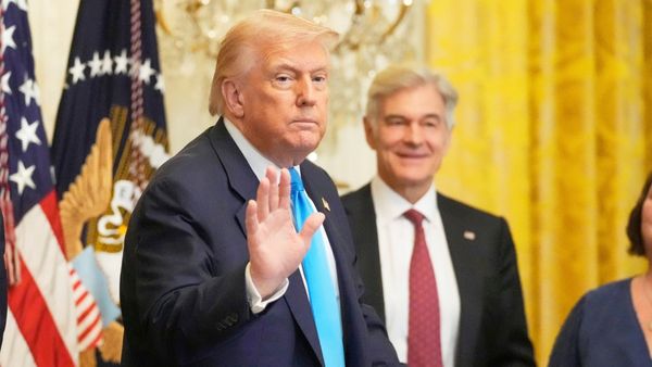 பதில் சொல்ல முடியாமல் திணறிய டிரம்ப்! ரஷ்ய எண்ணெய்யை சீனாவும் வாங்குது.. இந்தியாவுக்கு மட்டும் வரி ஏன்!