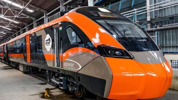 வந்தே பாரத் ரயில்களில் 15 நிமிடத்திற்கு முன் டிக்கெட் புக் செய்வது எப்படி? எந்தெந்த ரூட்களில் அனுமதி! லிஸ்ட்