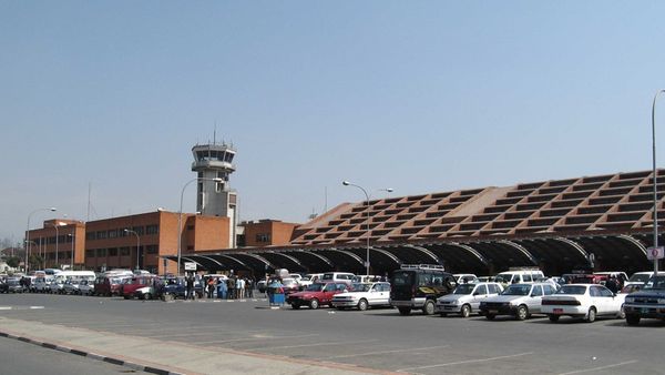 காத்மாண்டு விமான நிலையம் மூடல்.. நேபாளத்திற்கு ஏர் இந்தியா, இண்டிகோ விமானங்கள் முழுமையாக நிறுத்தம்