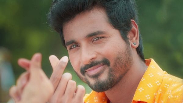 சிவகார்த்திகேயன் பார்க்கும் சன் டிவி சீரியல்.. சூட்டிங் ஸ்பாட்டில் அப்படி சொன்னாரு! மதராஸி பட நடிகை ஓபன்