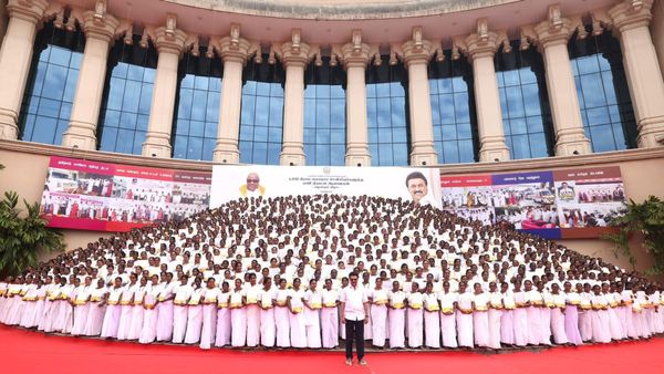 ஒரே நாளில் 1,231 நர்ஸ்கள் பணி நியமனம்.. மேலும், 2417 காலி பணியிடம் நிரப்பப்படும் - முதல்வர் ஸ்டாலின்