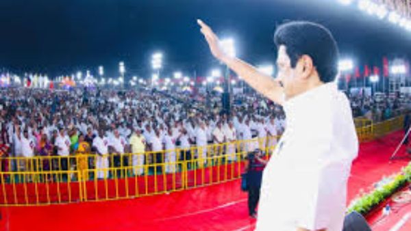 கரூரில் திமுக முப்பெரும் விழா தொடங்கியது.. தொண்டர்கள் ஆரவாரத்துடன் மேடைக்கு வந்த ஸ்டாலின்!