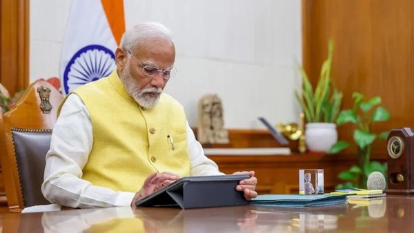 8-வது சம்பள கமிஷன்.. அரசு ஊழியர்கள் அறிய வேண்டிய மேஜர் அப்டேட்.. எந்த நேரமும் நடக்கலாம்