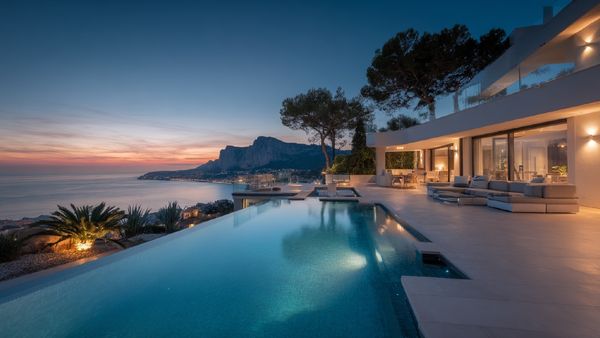 ஹெலிகாப்டர், தாய்லாந்தில் சொகுசு வில்லா, தோண்ட தோண்ட ரொக்கம்.. டெல்லி தொழிலதிபர் வீட்டில் ED ரெய்டு