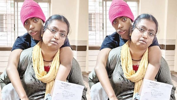 கோவையில் மாற்றுத்திறனாளி மகனை சுமந்து வந்து பட்டா கேட்ட பெண்.. கலெக்டர் செய்த சூப்பர் விஷயம்